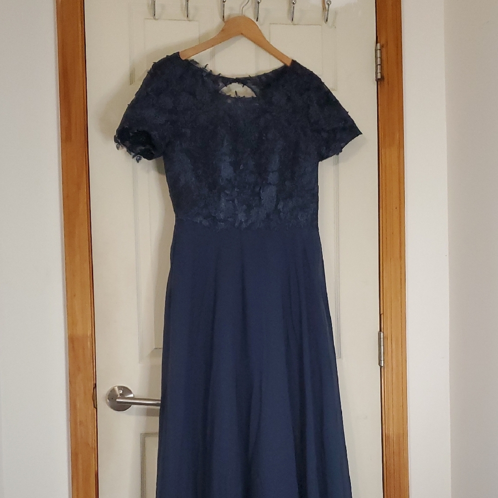 Blue Pleated A-Line Maxi Dress with Short Sleeves